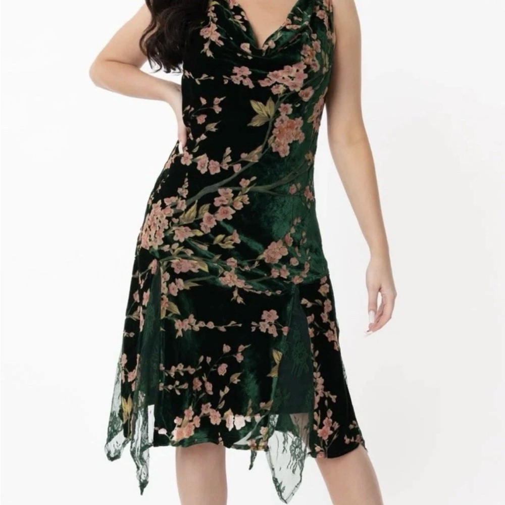 Unique Vintage Flapper 1920s Green Floral Dress-Like New
